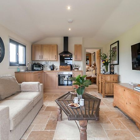 Holders Cottage Lassington Exterior photo
